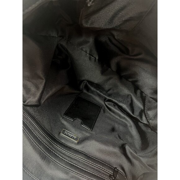 Alfani Womens Bangle Tote Cloud White/Black One Size - Minor Defect MSRP $99.50 - Picture 4 of 8